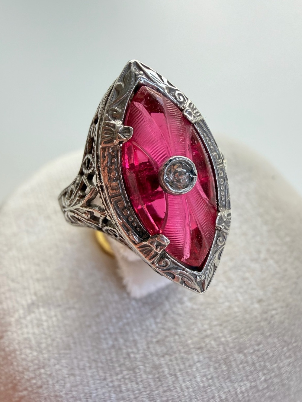 Antique Edwardian Pink-Red Sunburst Glass Filigree Marquise Ring - Picture 6 of 13
